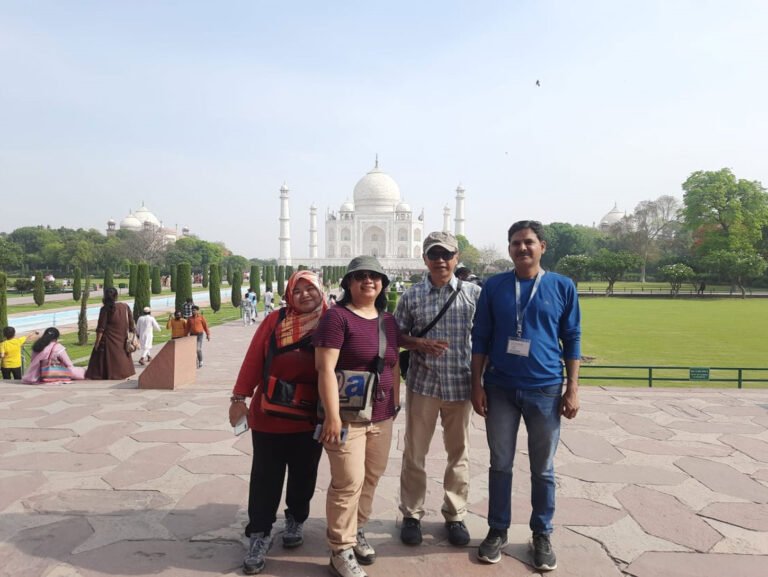 Mumbai to Taj Mahal Same Day Tour Itinerary