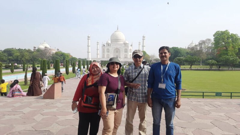 Mumbai to Taj Mahal Same Day Tour Itinerary